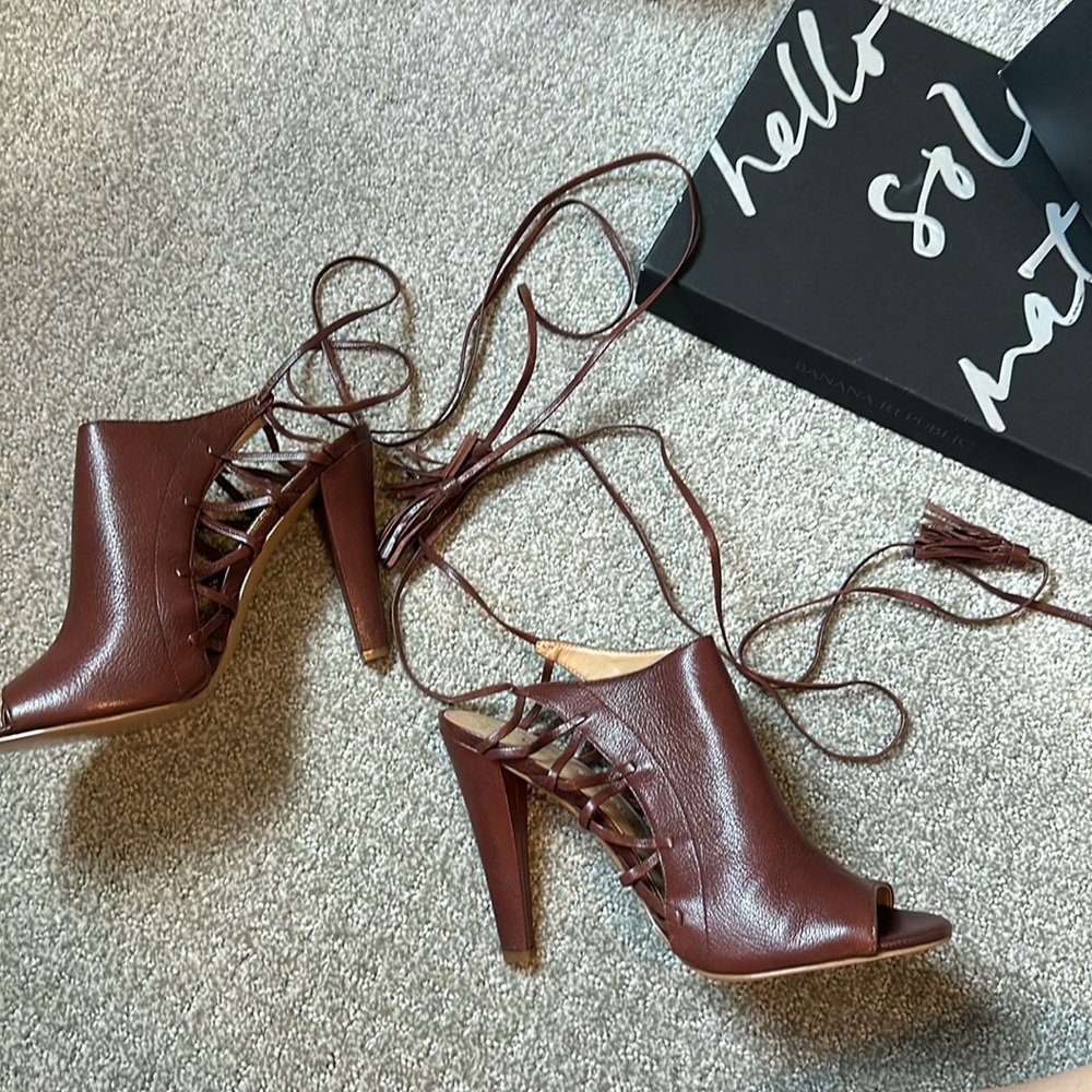 COPY - New in box women’s cognac, leather peep, toe heels with ankle ties detai… - Picture 3 of 4